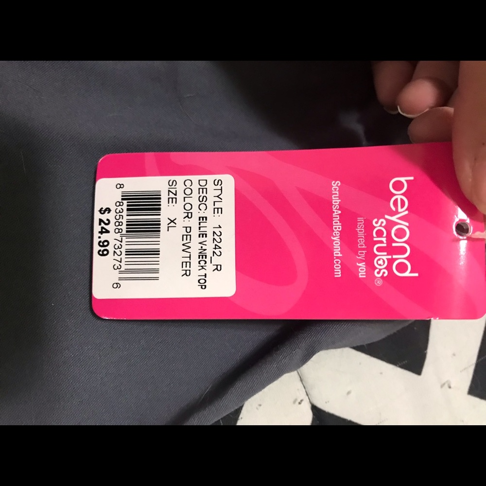 Scrub top - Picture 2 of 4